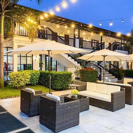 The Mansion Hotel Mabalacat Exterior photo