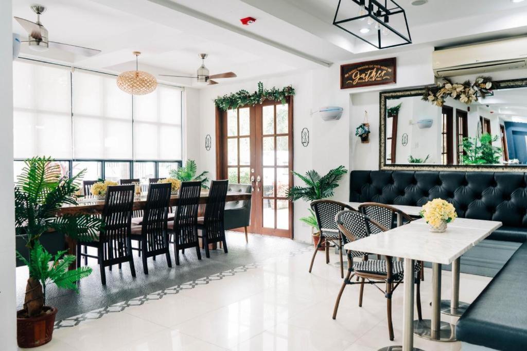 The Mansion Hotel Mabalacat Exterior photo