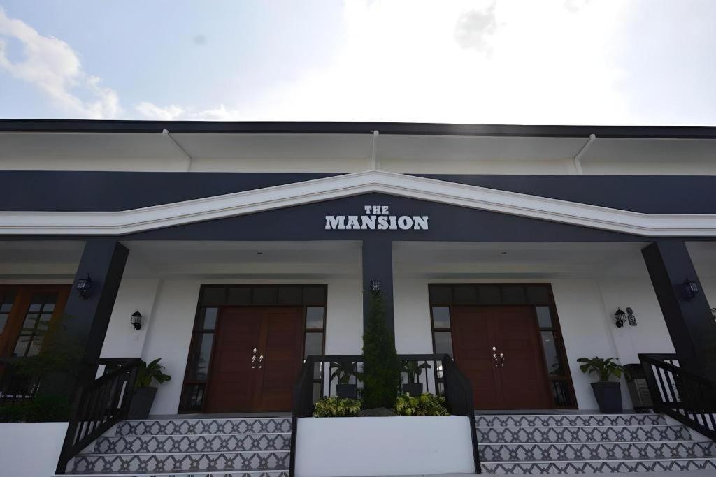 The Mansion Hotel Mabalacat Exterior photo