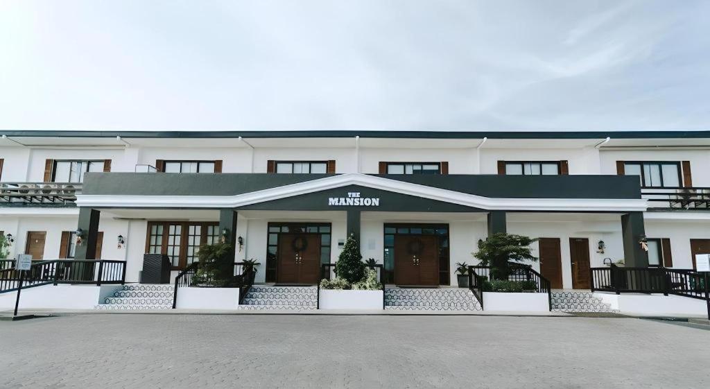The Mansion Hotel Mabalacat Exterior photo